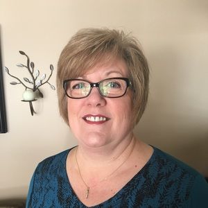 Meet your Posher, Debbie